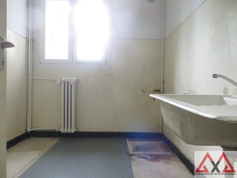 Titan, parc IOR, metrou Nic. Grigorescu, bloc H,