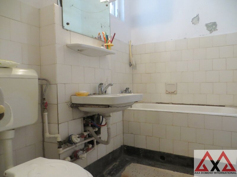 Titan, parc IOR, metrou Nic. Grigorescu, bloc H,